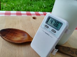 calentar la leche de almendras