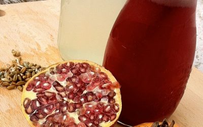 Probiotic pomegranate juice