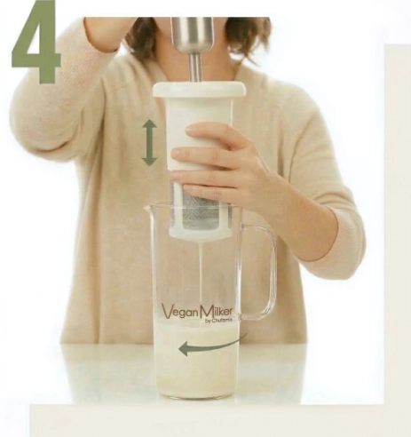 Paso 4 Vegan Milker