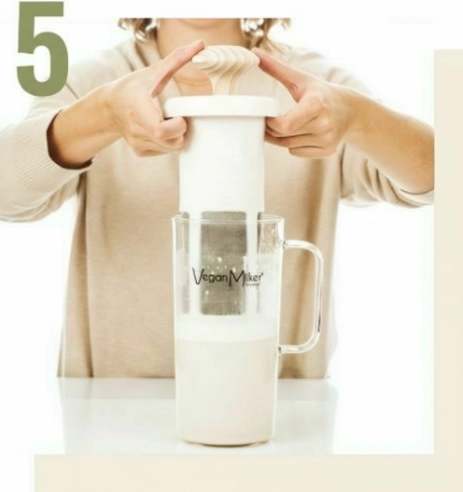 Paso 4 Vegan Milker