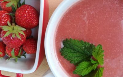 Soupe froide de tomates et de fraises