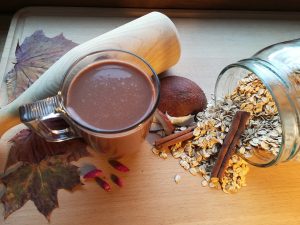 ricetta vegan di latte d'avena, cocco, cacao e datteri