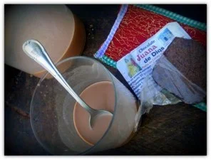 Lait de riz avec noix de cajou, cannelle et cacao