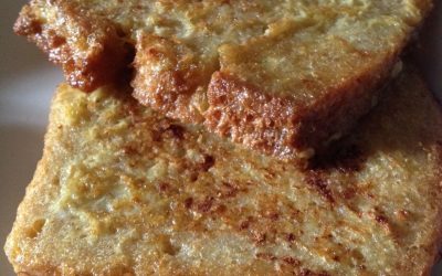 Torrijas con leche de arroz y sésamo