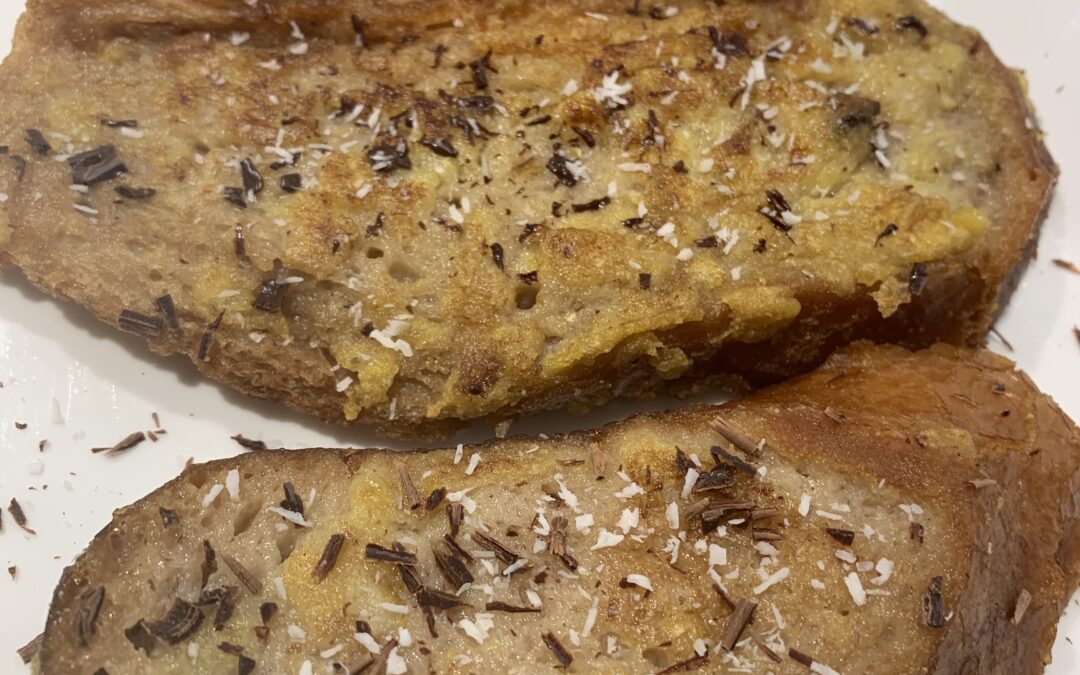 Torrijas veganas con coco y chocolate