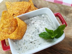 receta vegana de tzatziki con pulpa de pepino y limon